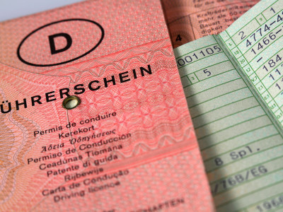 Wer seinen Führerschein abgeben musste, der muss sich womöglich auch der medizinisch-psychologischen Untersuchung (umgangssprachlich 'Idiotentest') stellen. Prüfen Sie mal nach, wie Sie abschneiden...